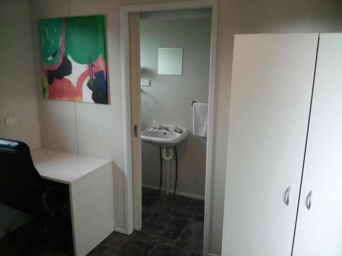 Bushchooks Travellers Village Bororen Room photo